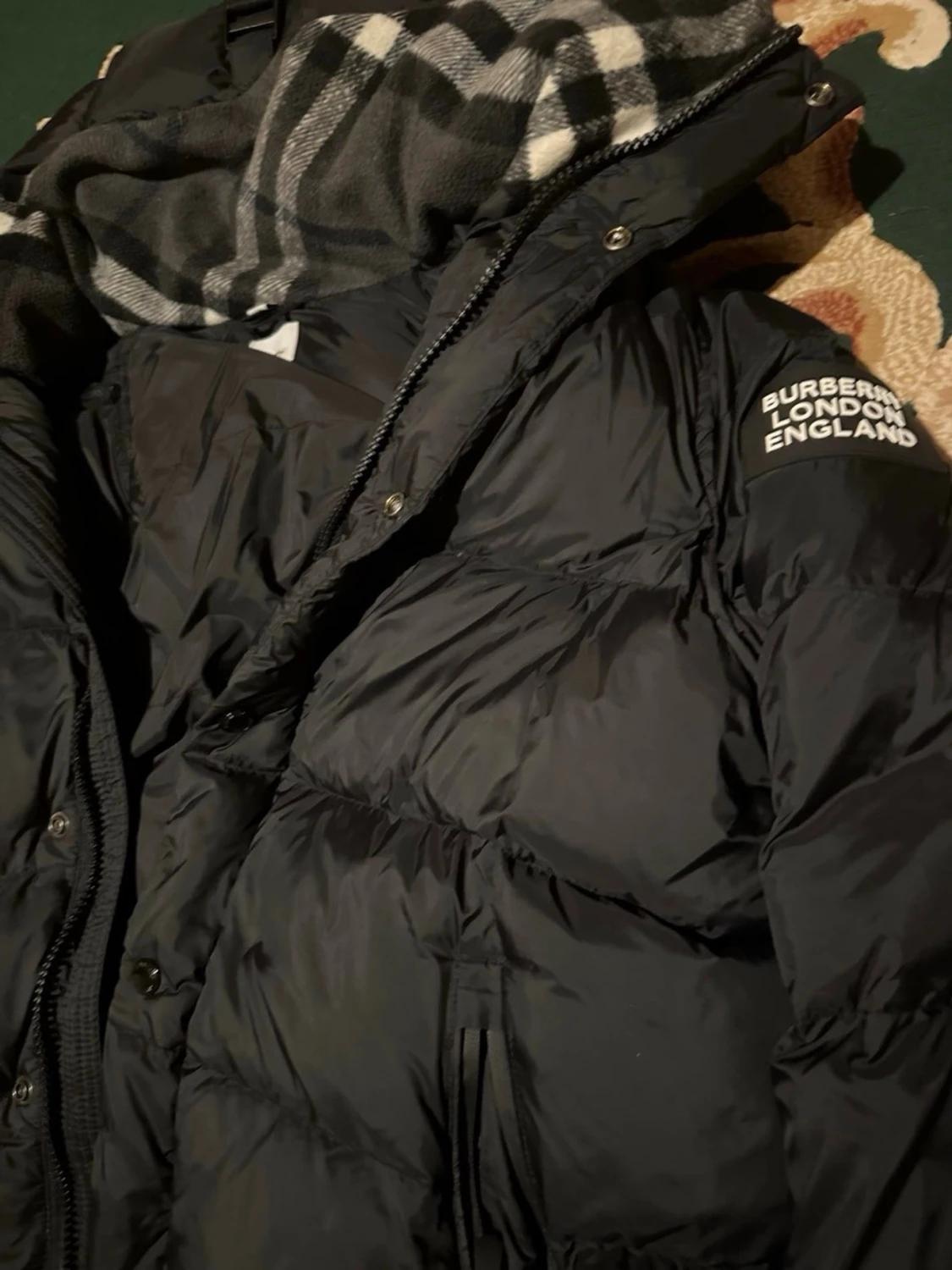 Svart Burberry pufferjacka med huva - 2