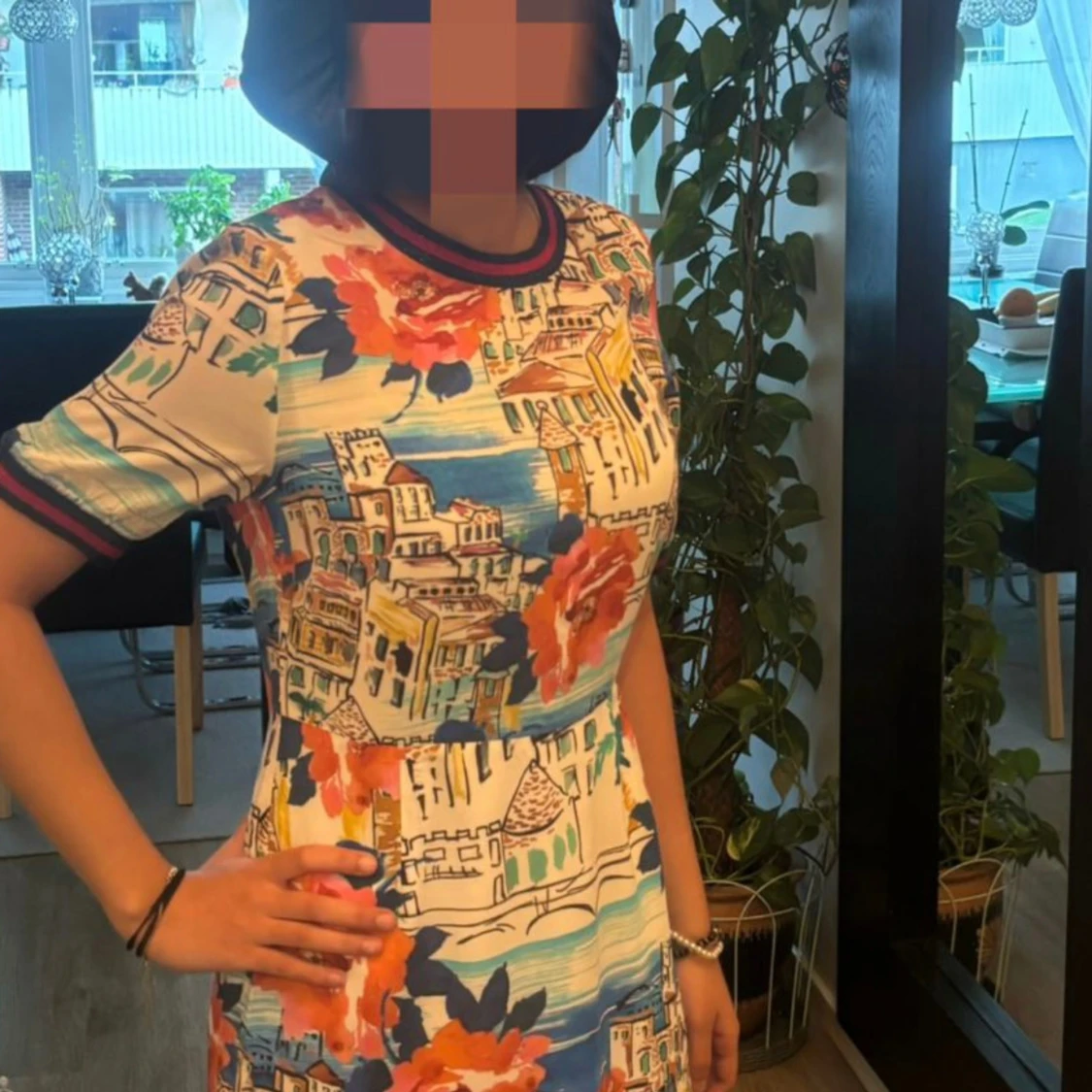 Färgglad Positano-klänning från Oui