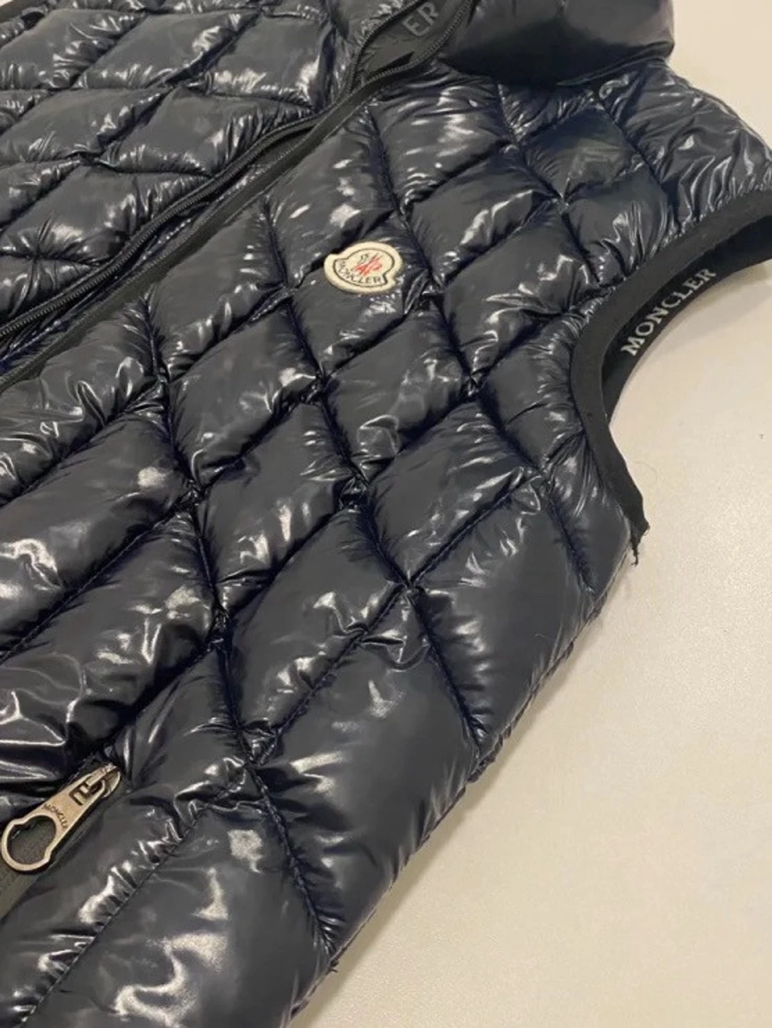 Svart dunväst från Moncler - 1