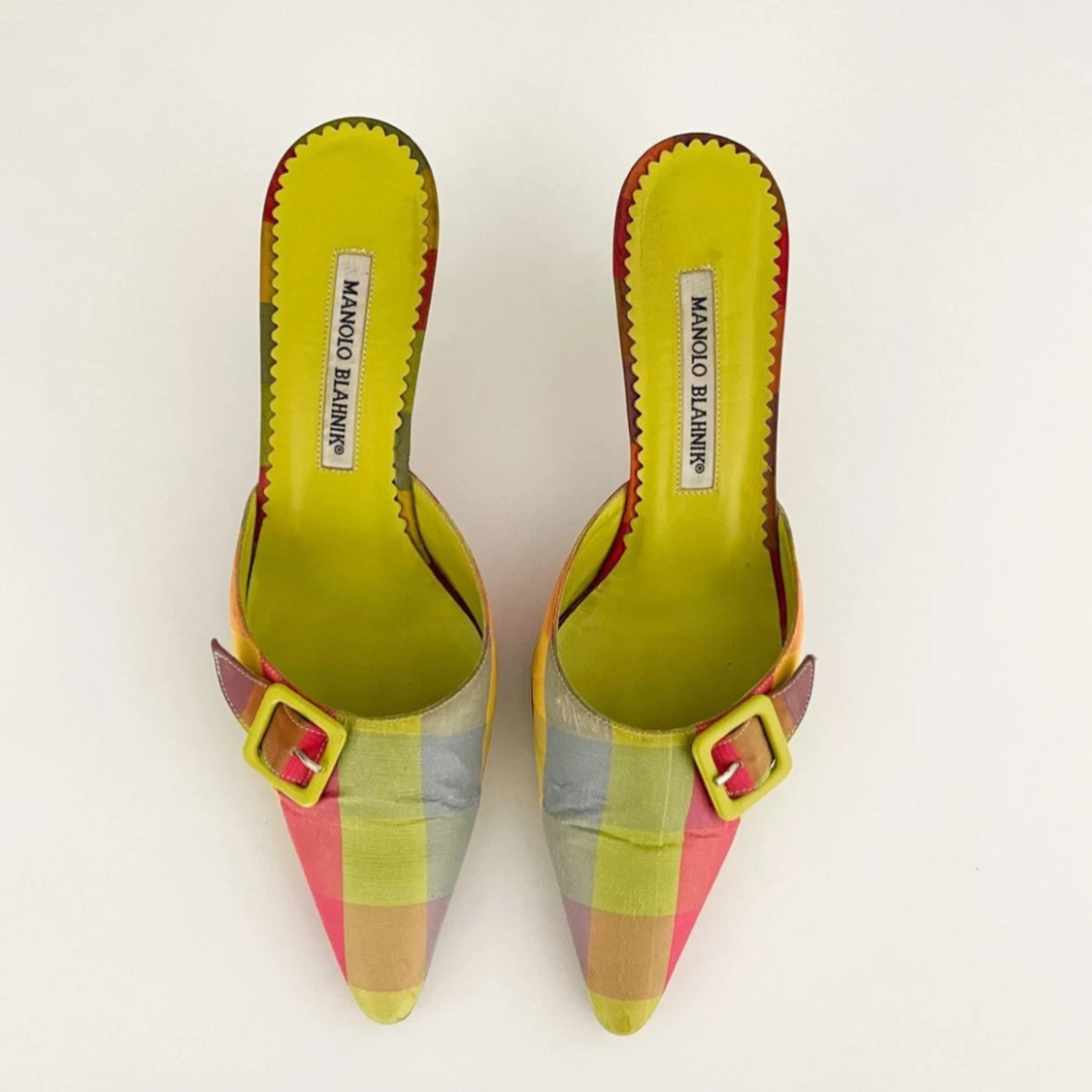 SÖKER dessa vintage Manolos !!