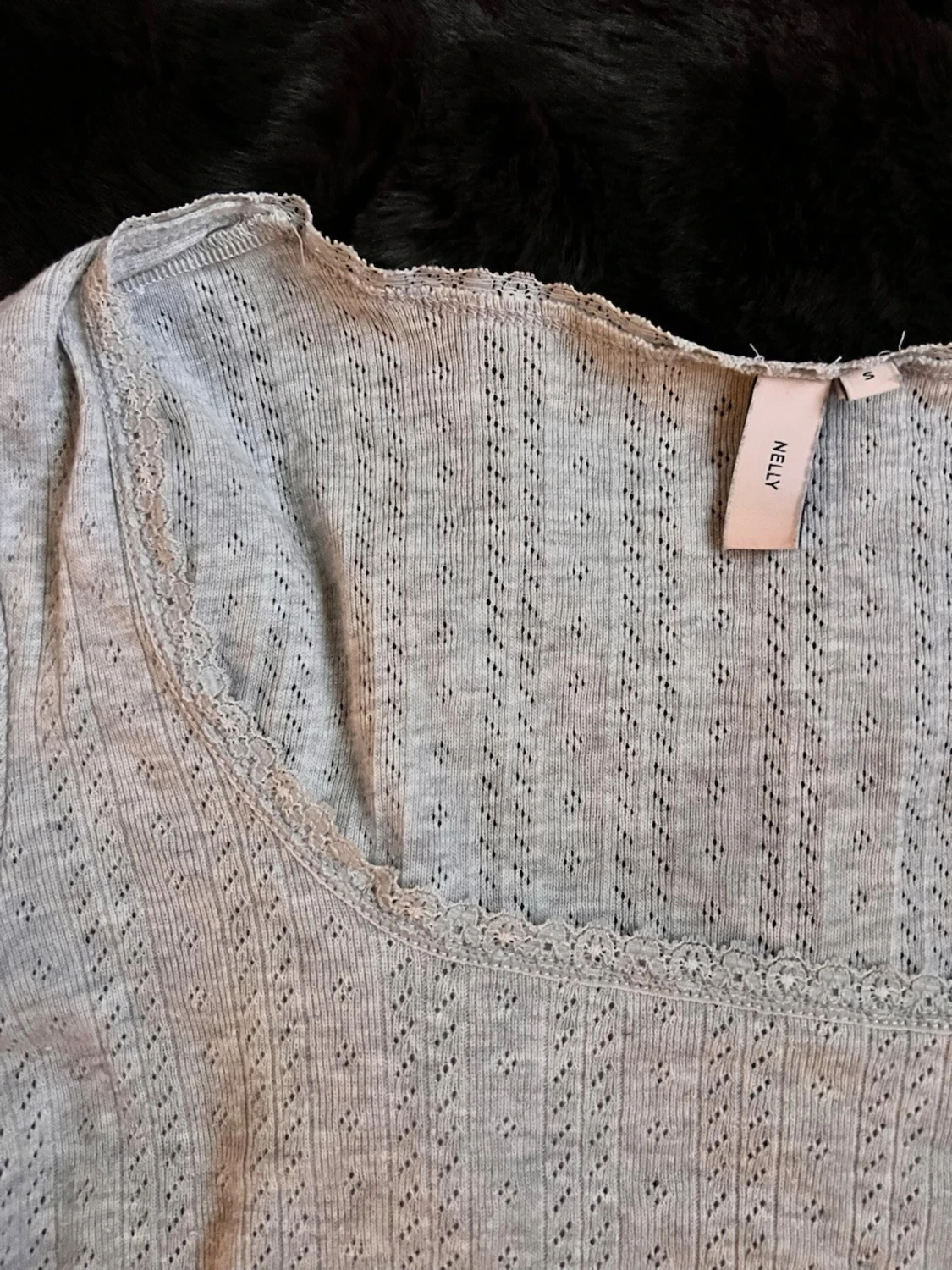Ljusgrå långärmad topp från Nelly - 3