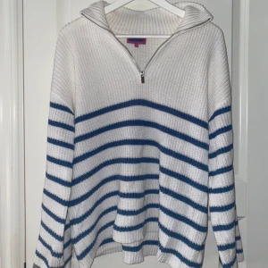  stickad tröja Edikted - Helt ny