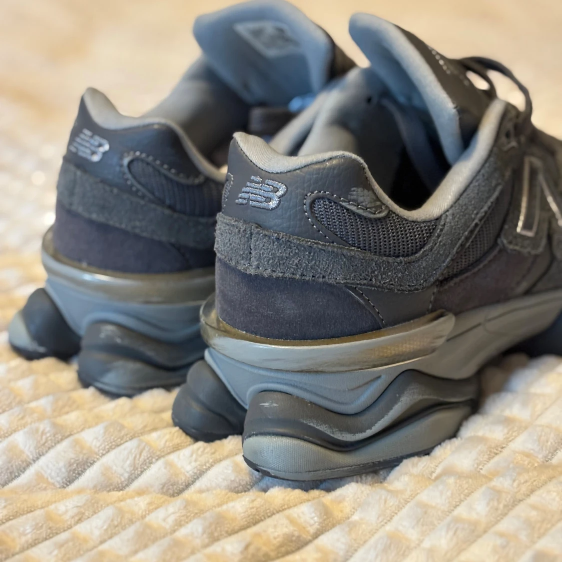 New Balance 9060 mörkgrå sneakers - 3