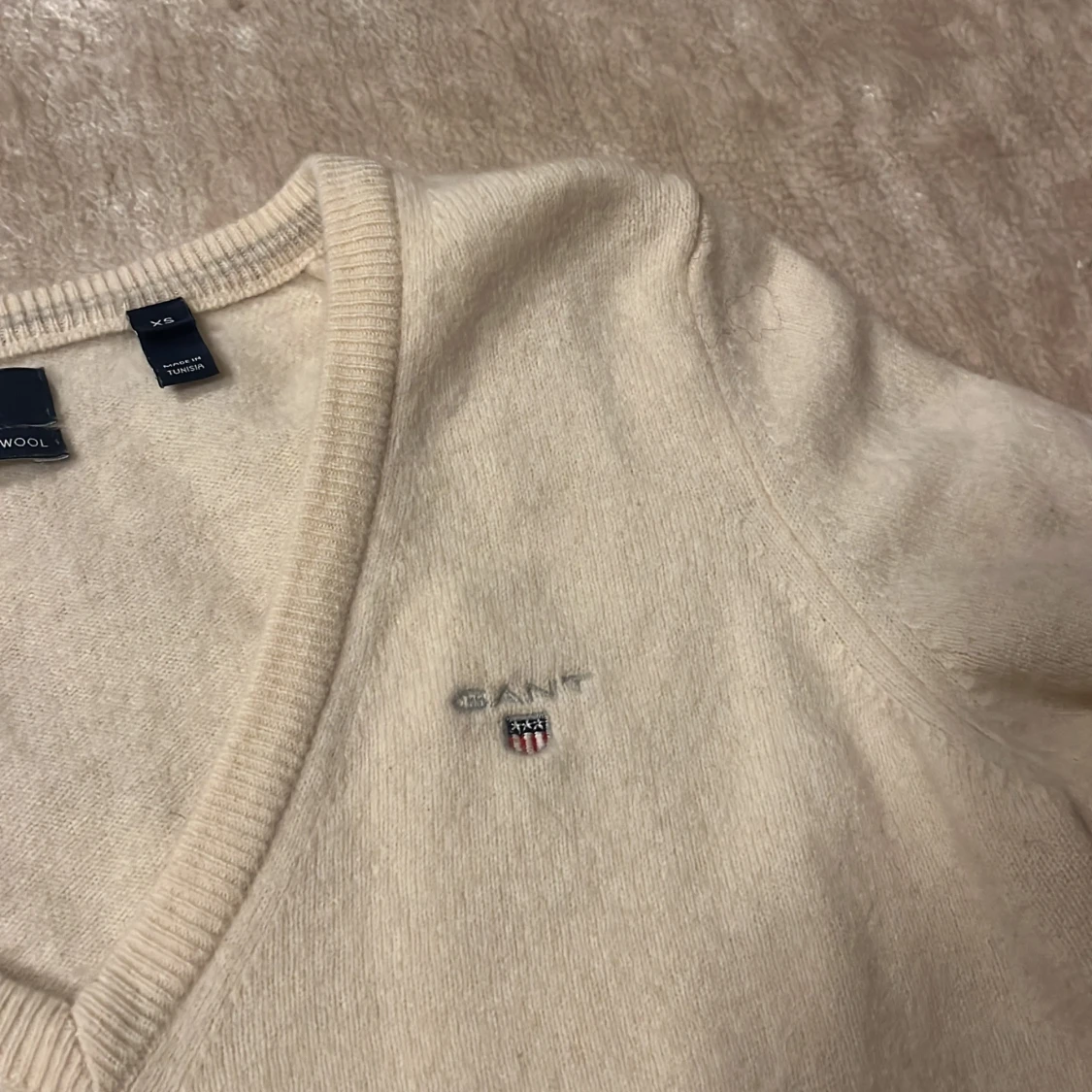 Beige/vit tröja från Gant - 2