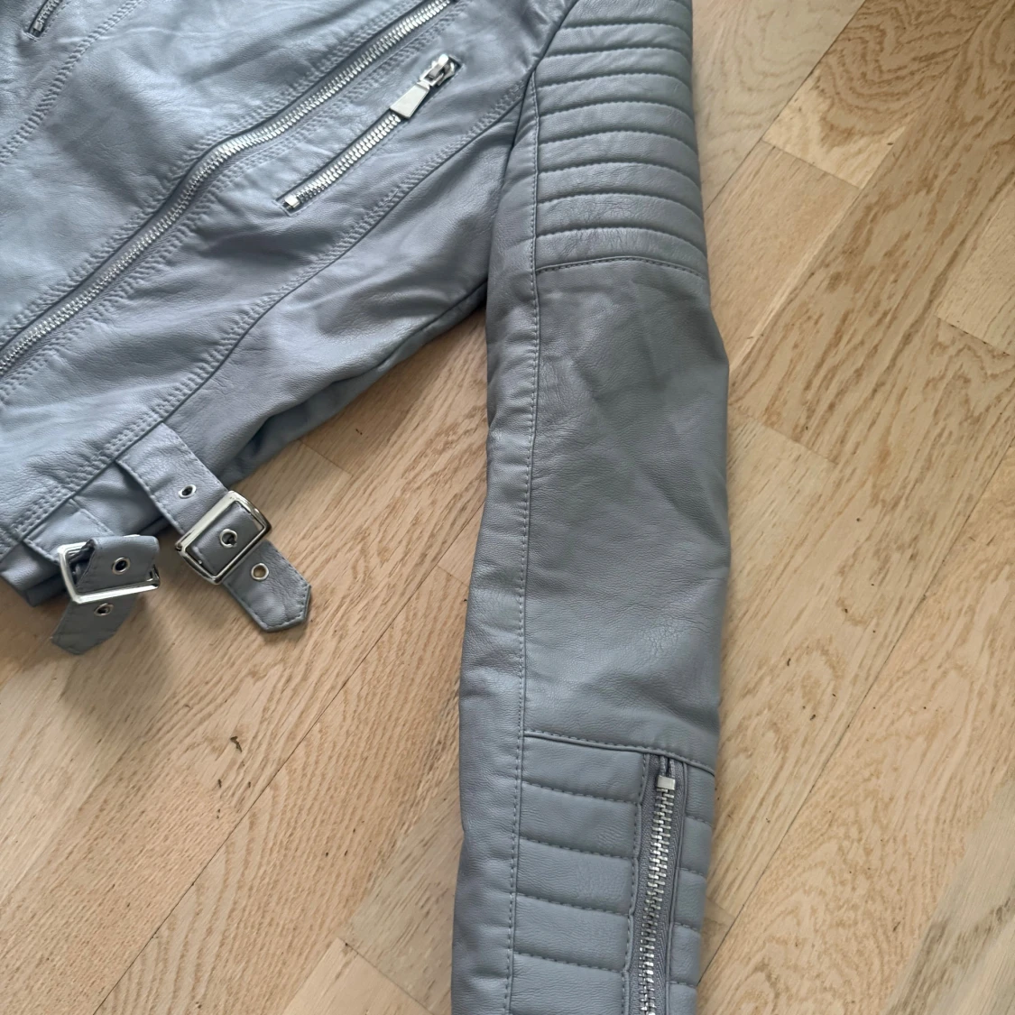 Grå skinnjacka från Voyelles, strl 38 - 1