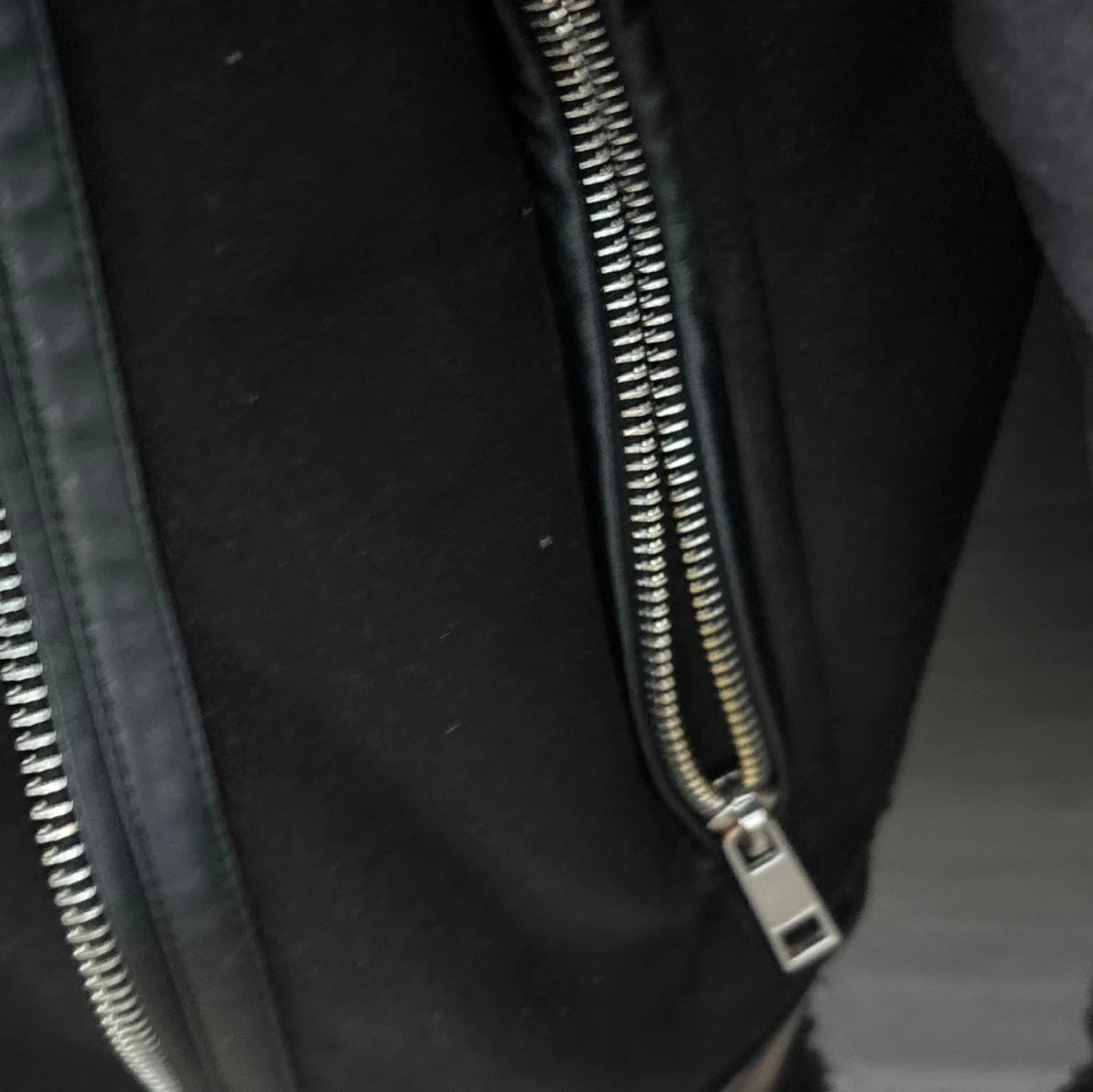 Svart teddyjacka från Pull&Bear - 4