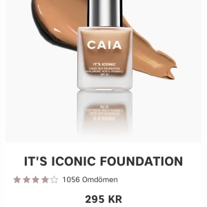 CAIA It's Iconic Foundation 3N - Oöppnad förpackning. Flytande foundation i nyansen 3N, ljus till medium med neutral underton. Ger en naturlig finish och medeltäckning som kan byggas upp. Innehåller hyaluronsyra, C-vitamin och UV-filter. Kommer i en stilren glasflaska med silvrig kork.