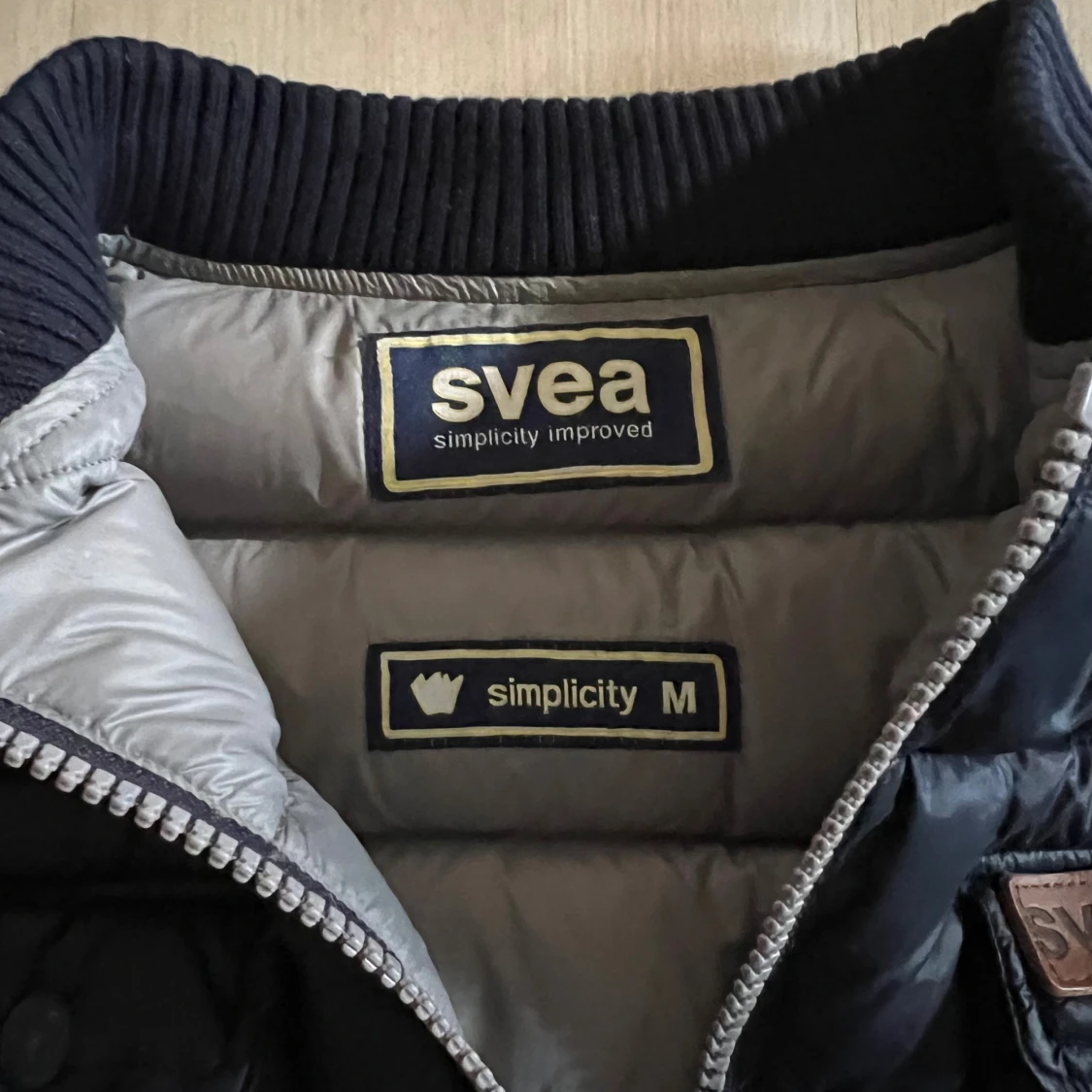 Svart pufferjacka från Svea, M - 2