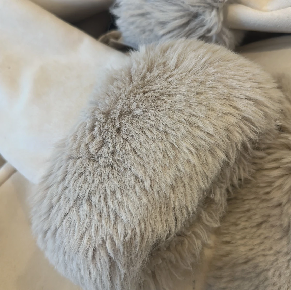 Beige pälsjacka med bälte S - 3