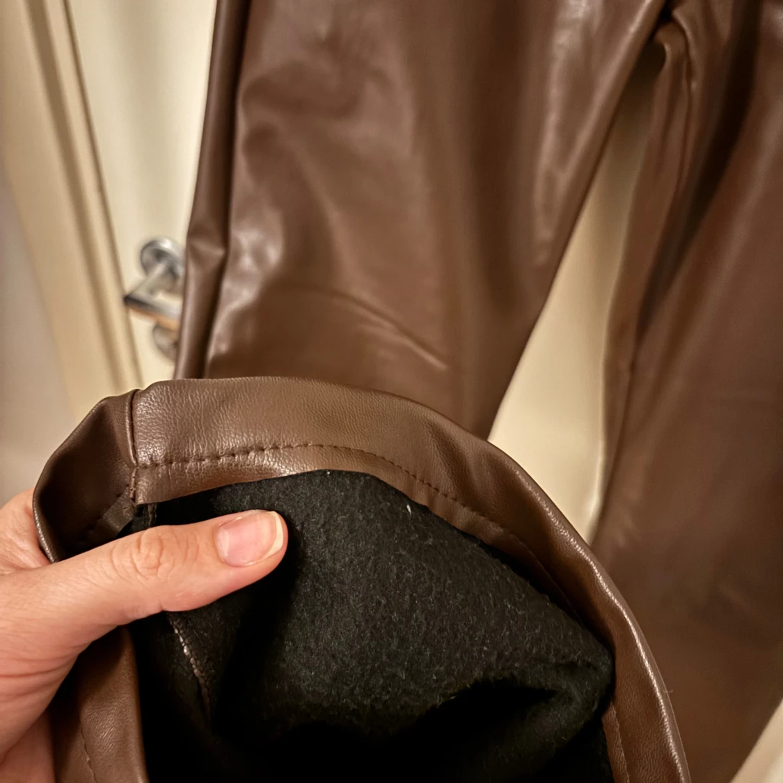 Faux leather pants - 2