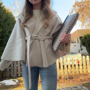 Missäy poncho - Asfin poncho från missay!!