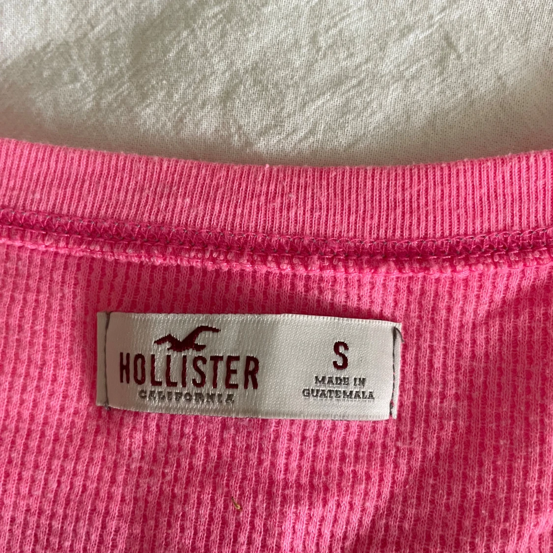 Rosa ribbad tröja från Hollister - 1