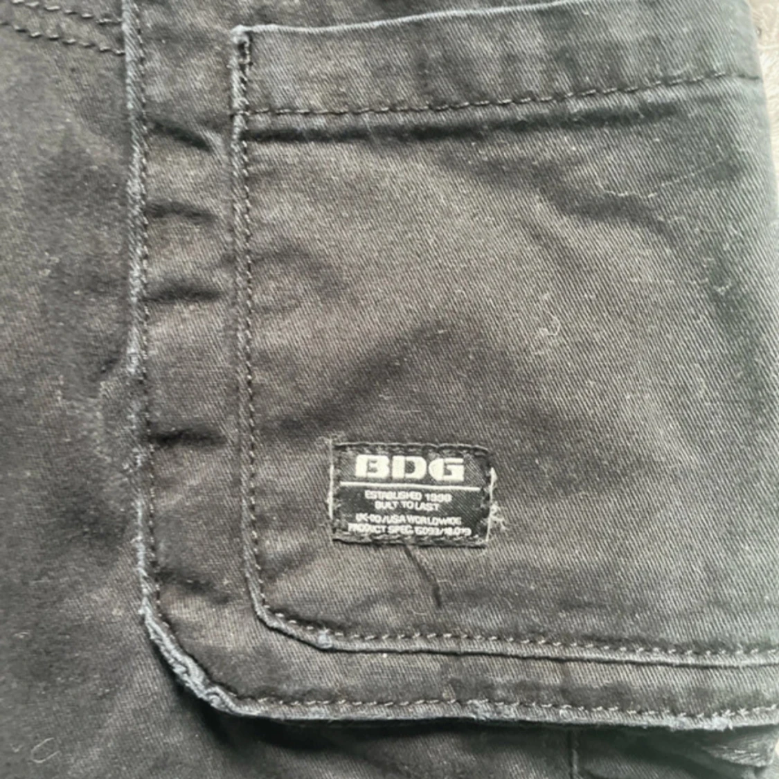 Svarta cargo shorts från BDG Urban Outfitters - 1