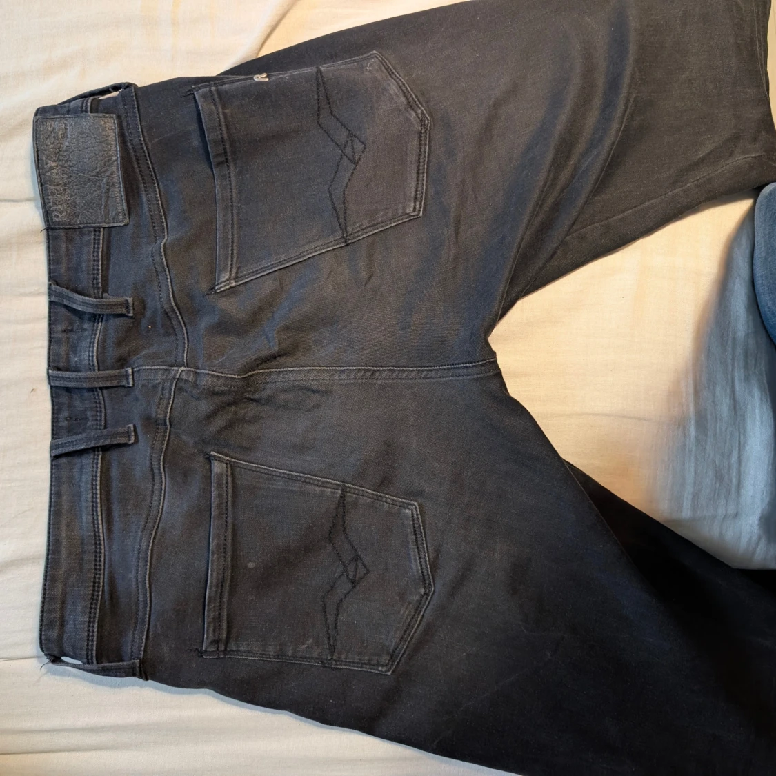 Svarta Replay Anbass jeans - 1