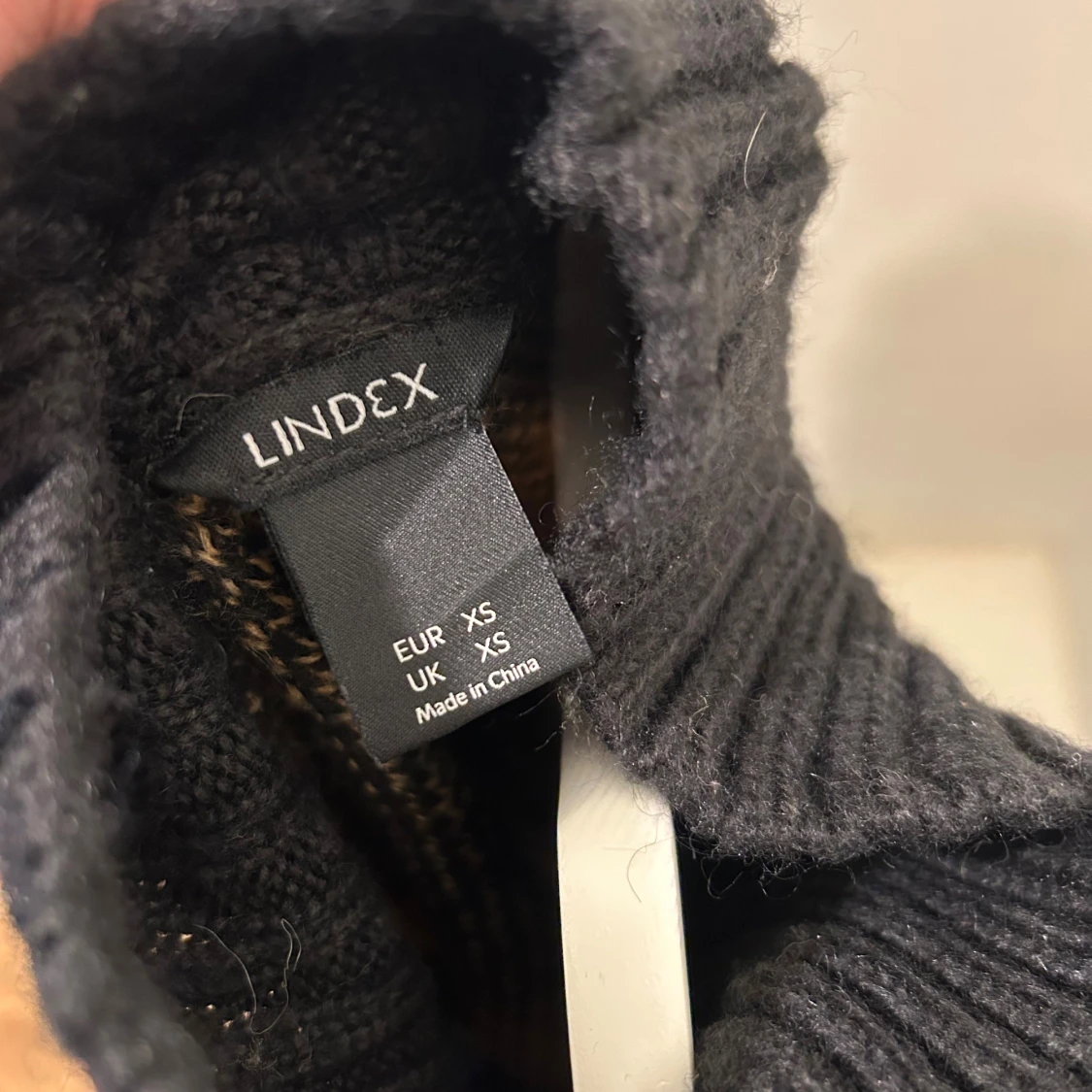 Zebramönstrad polotröja från Lindex XS - 1