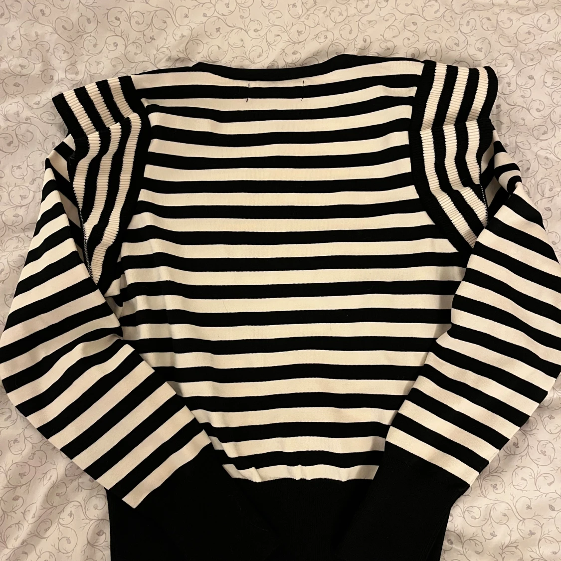 Randig svartvit tröja från ONLY - 2