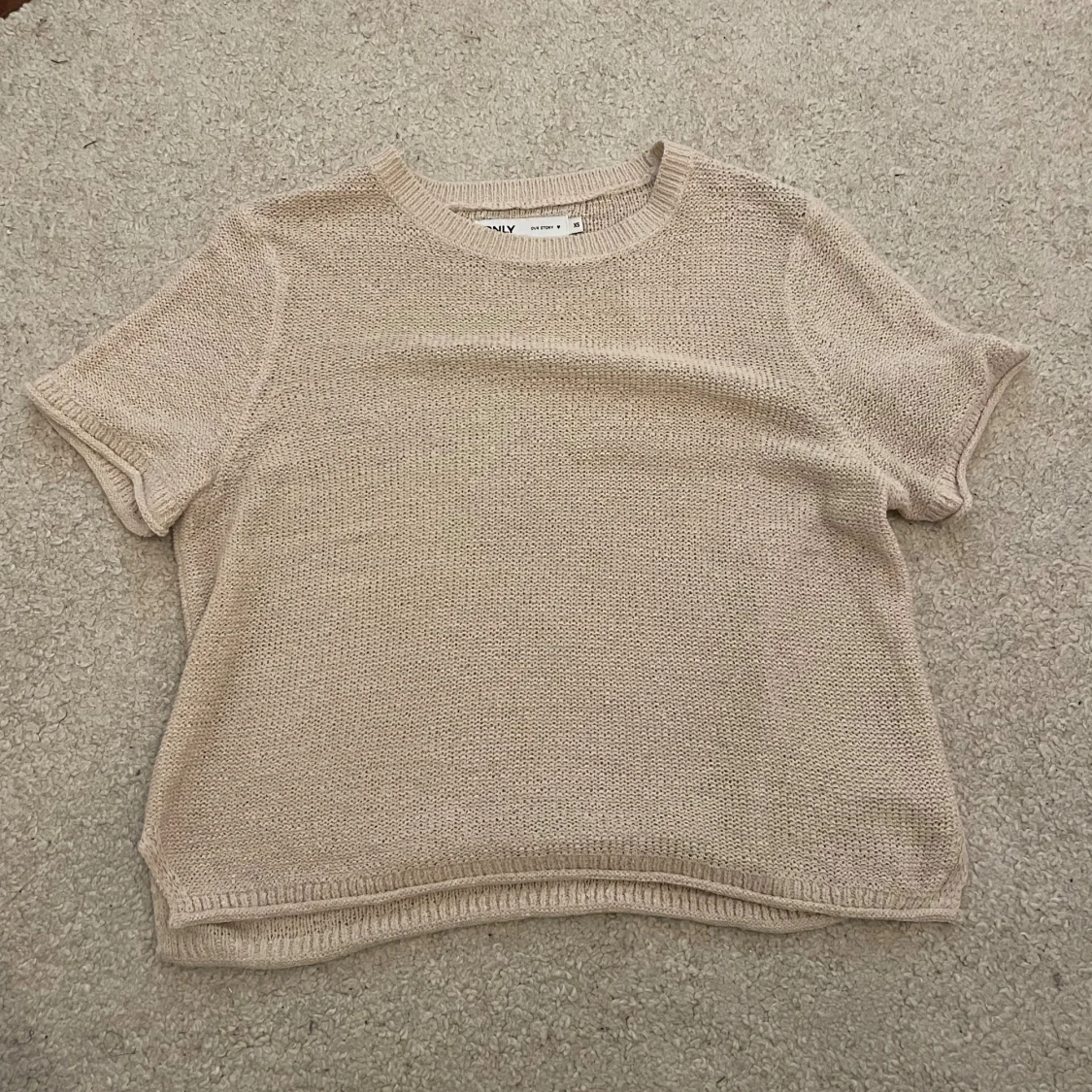 beige kortärmad topp - 1