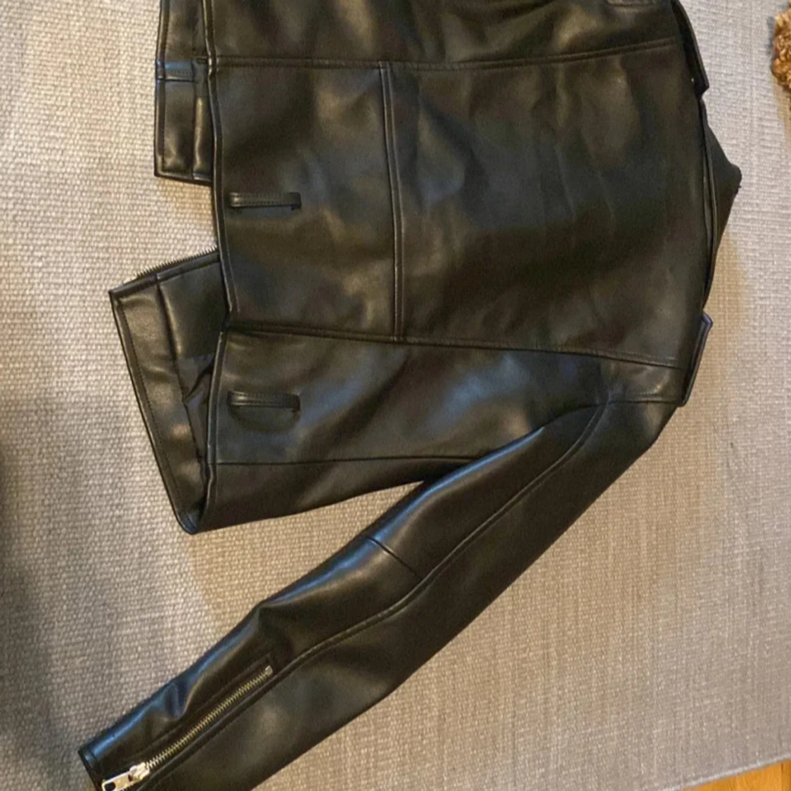 Svart skinnjacka från Zara - 2