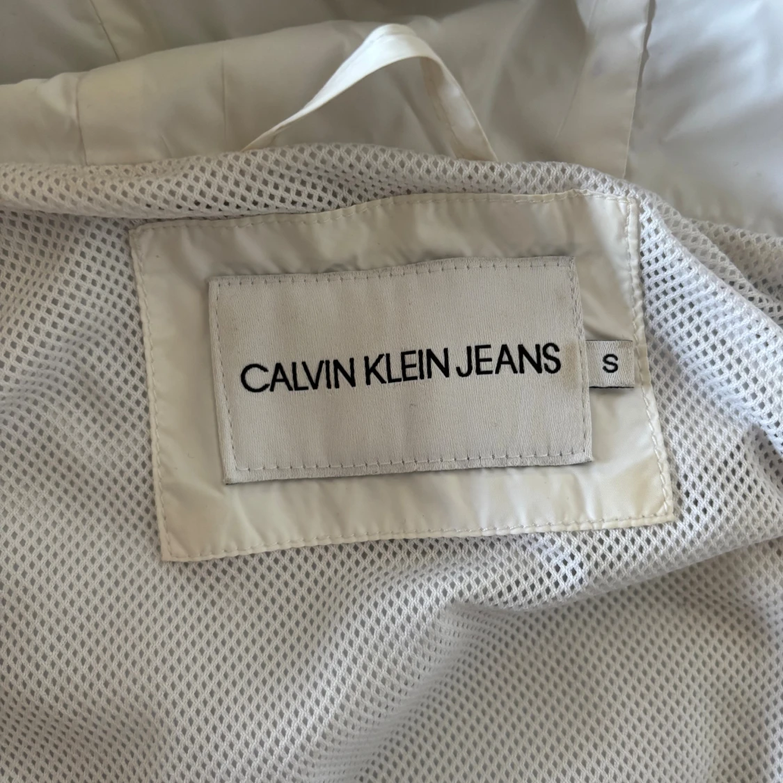 Calvin Klein vindjacka  - 4