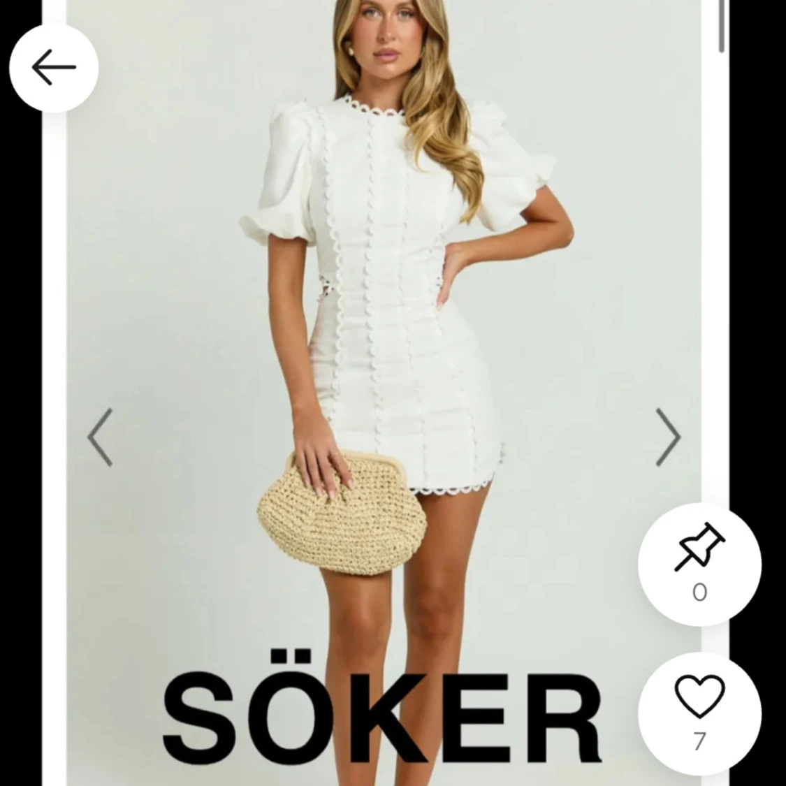 Vit kort klänning med puffärm