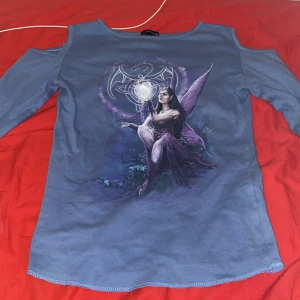 Spiral direct  - Topp med trumpetärmar :) 