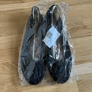 Ballerina skor - Helt nya bellerina skor. Storlek 41. Små i storlek, passar storlek 40. 