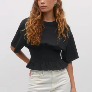 T shirt Gina Tricot  - Jättefin t shirt från Gina som är använd max en gång i storlek S.