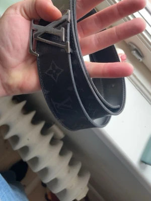 Äkta lv bälte  - Köptes för 6k men säljs nu för 2500 pga av den inte har kvitto men kan du bälten så ser du att den e äkta, finns reps som ser ut som den men den e äkta och säljs åt en vän är du sugen så de till o skicka iväg ett pling🤙🏼