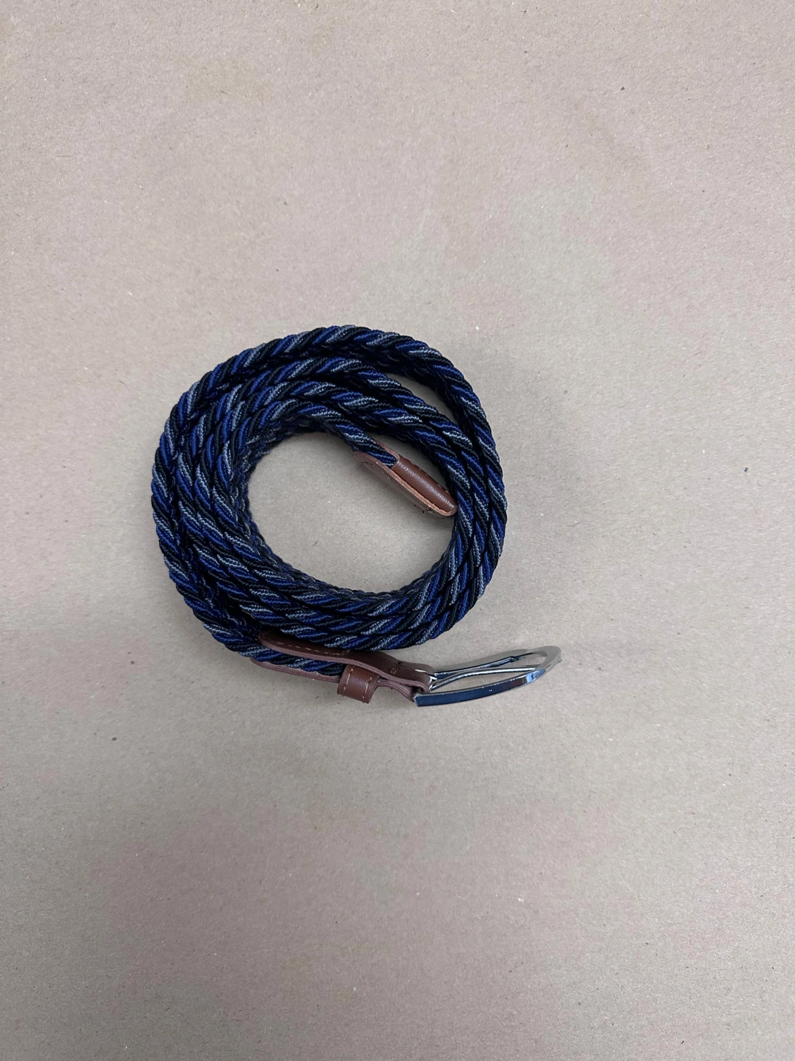 Blå flätad bälte med bruna detaljer - 1