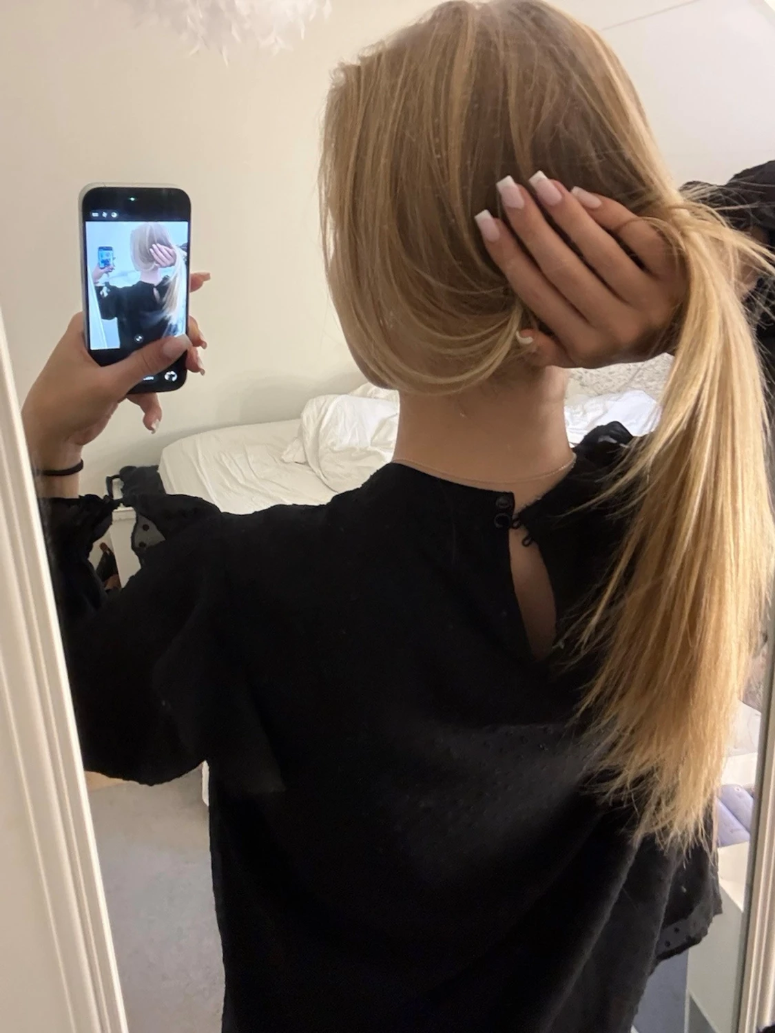 Söt prickig blus  - 3