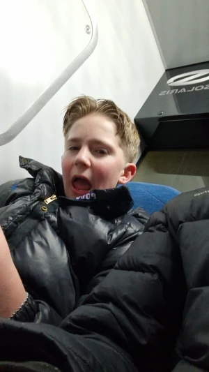 Hugo han bjuder på mat  - Han bjuder på mat