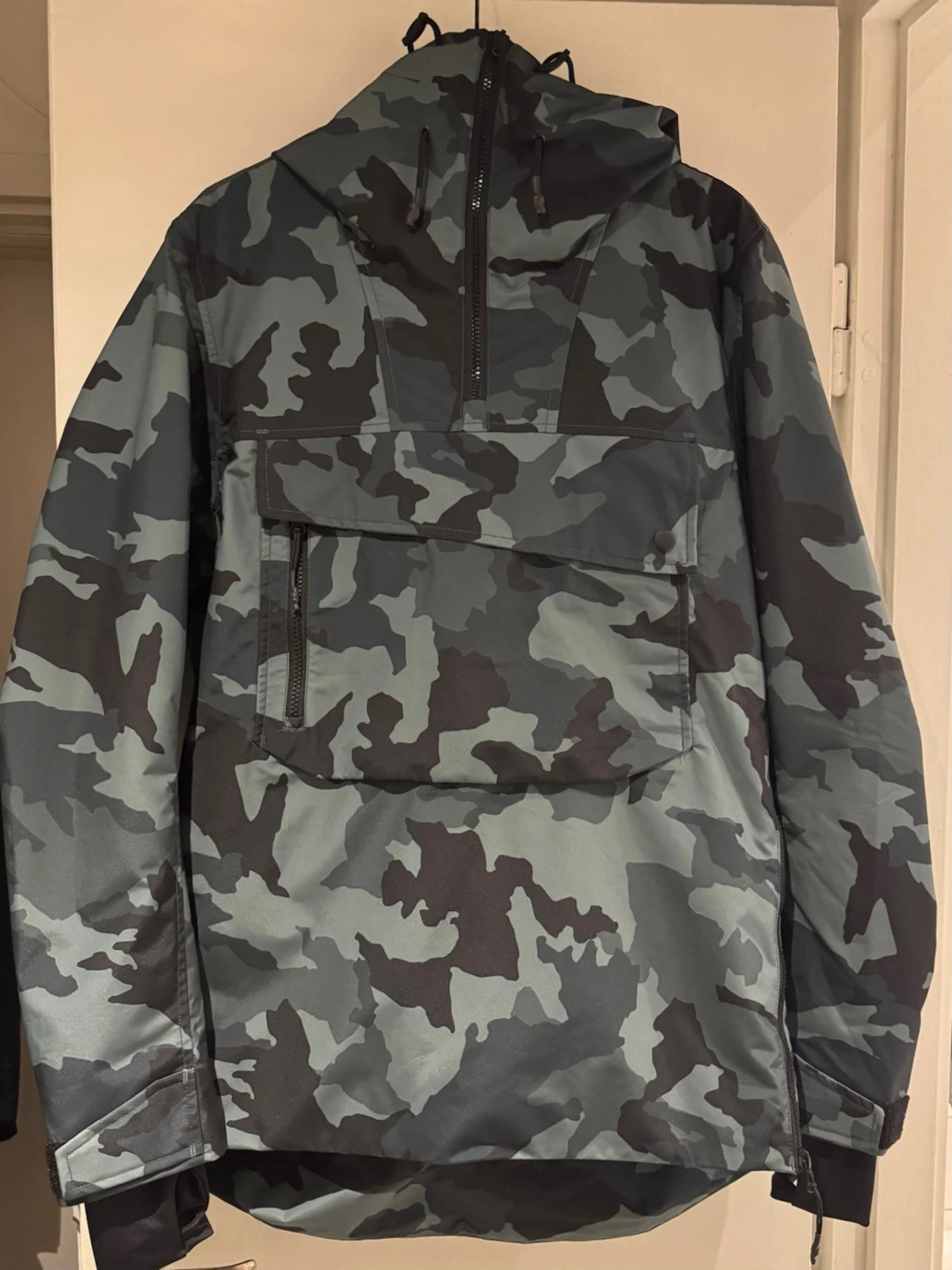 Camouflage vinterjacka från Warp