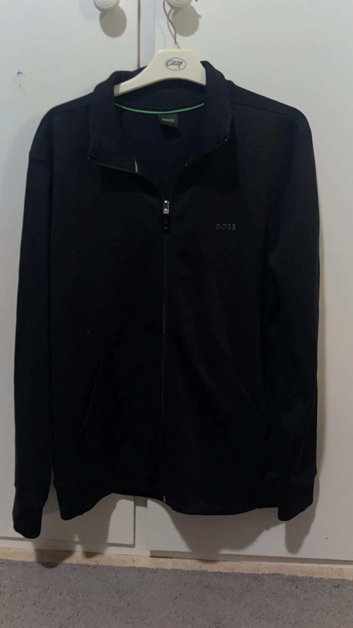 Svart zip-kofta från BOSS - 3