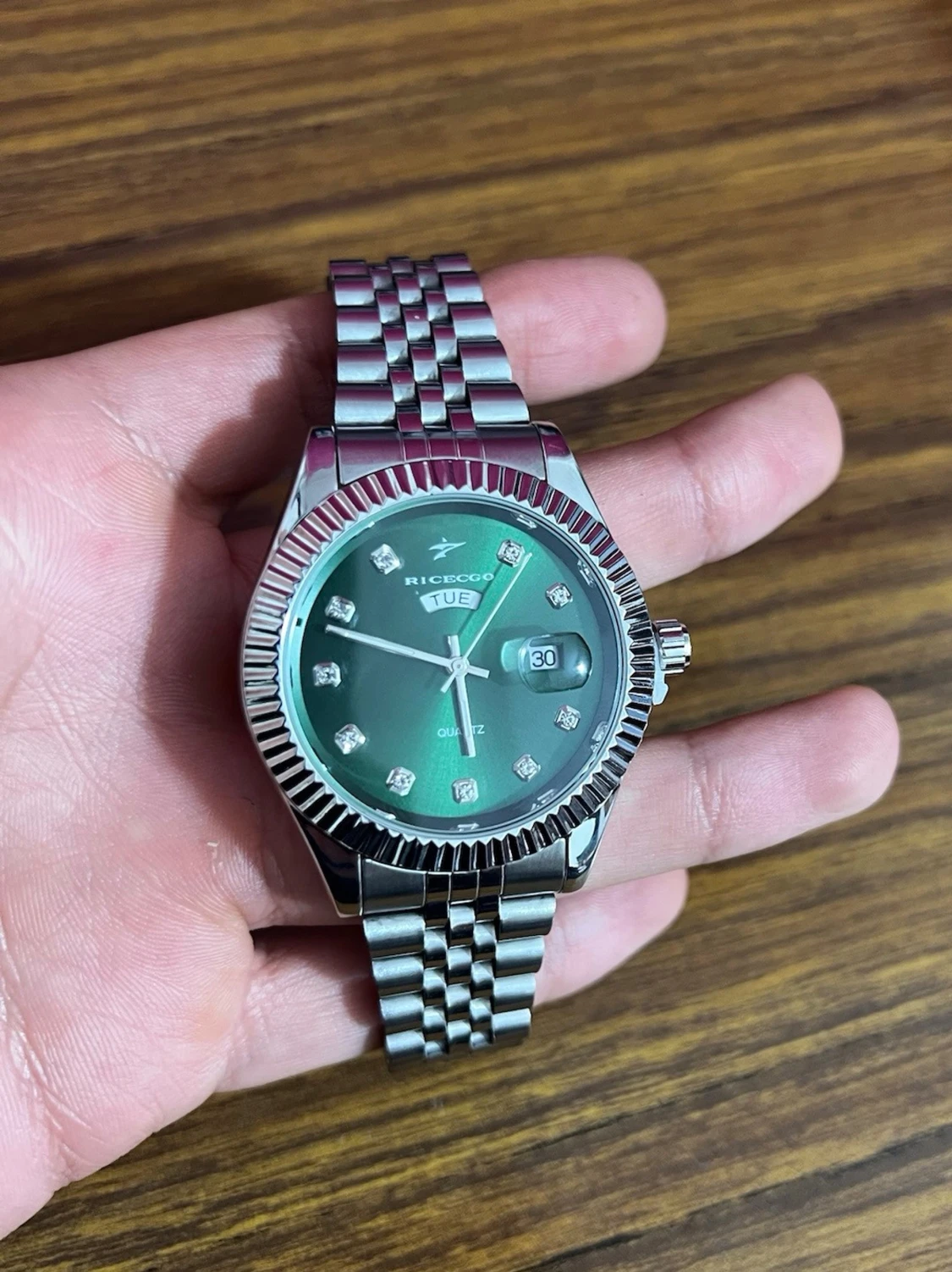 Silver klocka med grön urtavla - 1