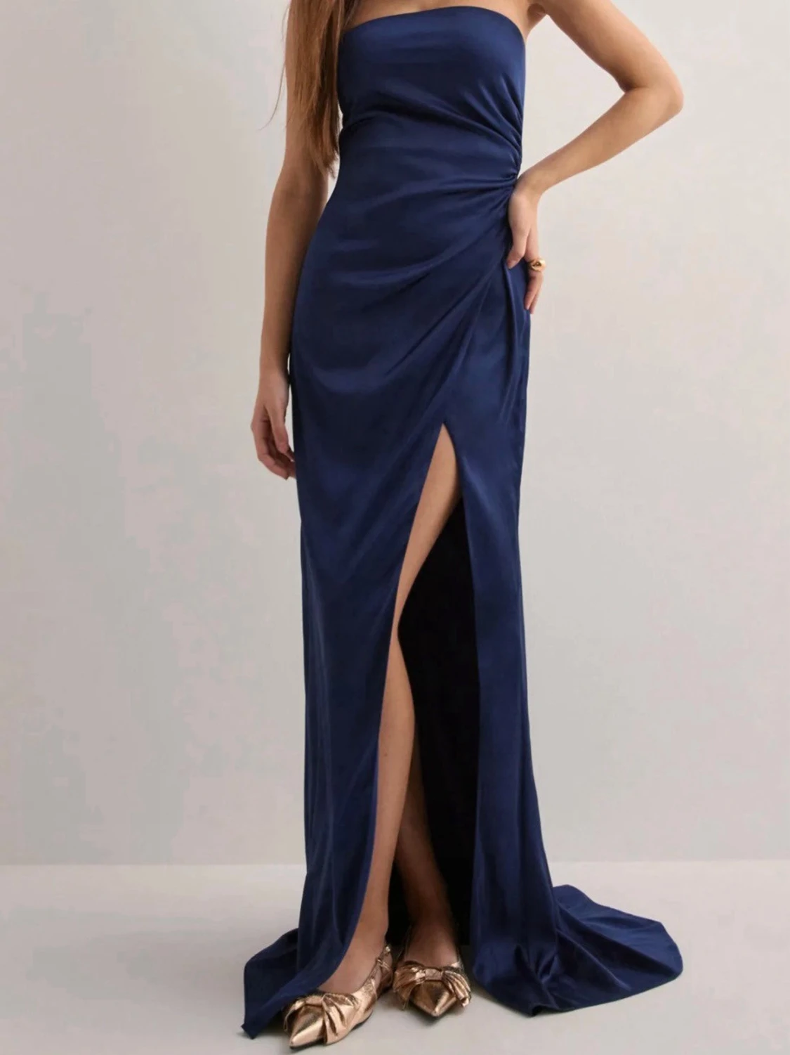 Marinblå axelbandslös långklänning - 2