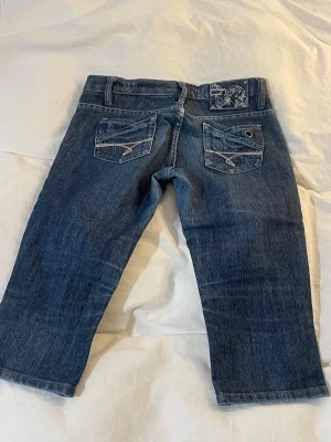 Capri jeans  - Capri jeans står m passar mig som har s-m 💋