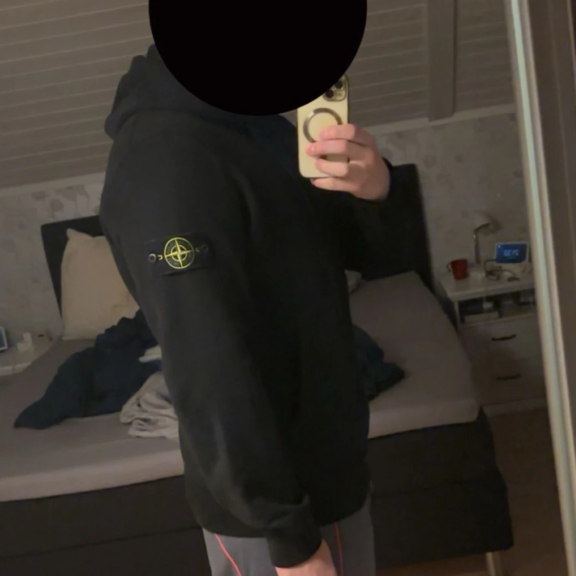 Svart hoodie från Stone Island  - 2