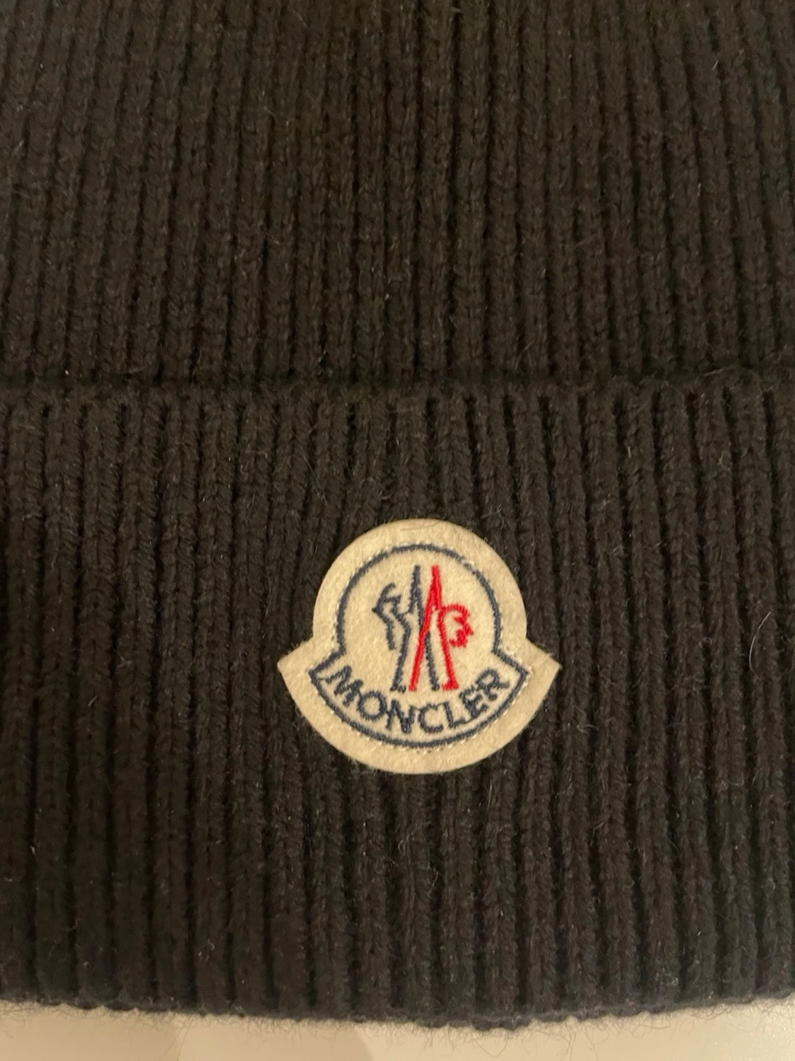 Moncler mössa  - 1