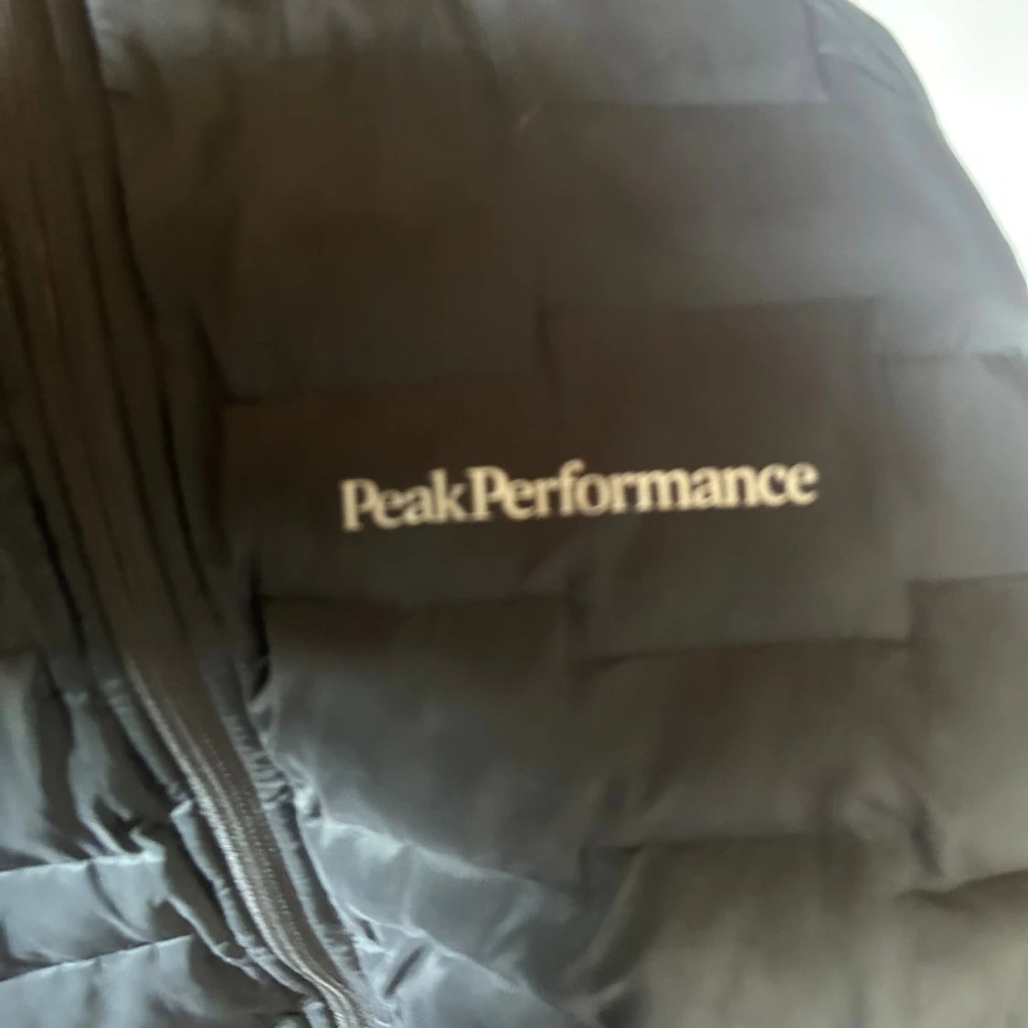 Svart dunjacka Peak Performance - 2