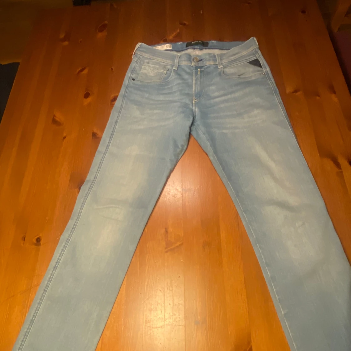 Ljusblåa replay anbass jeans