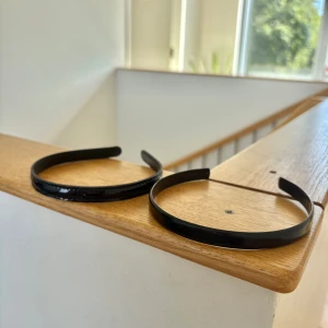 Diadem - Ett diadem för 20kr, båda för 30kr💕