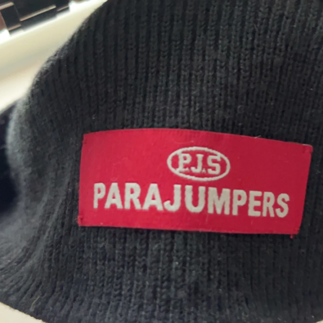 Svart mössa från Parajumpers - 2