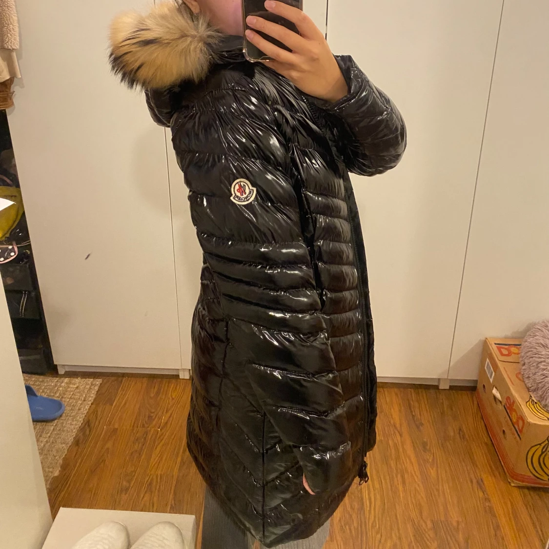 Svart Moncler dunjacka med päls - 2