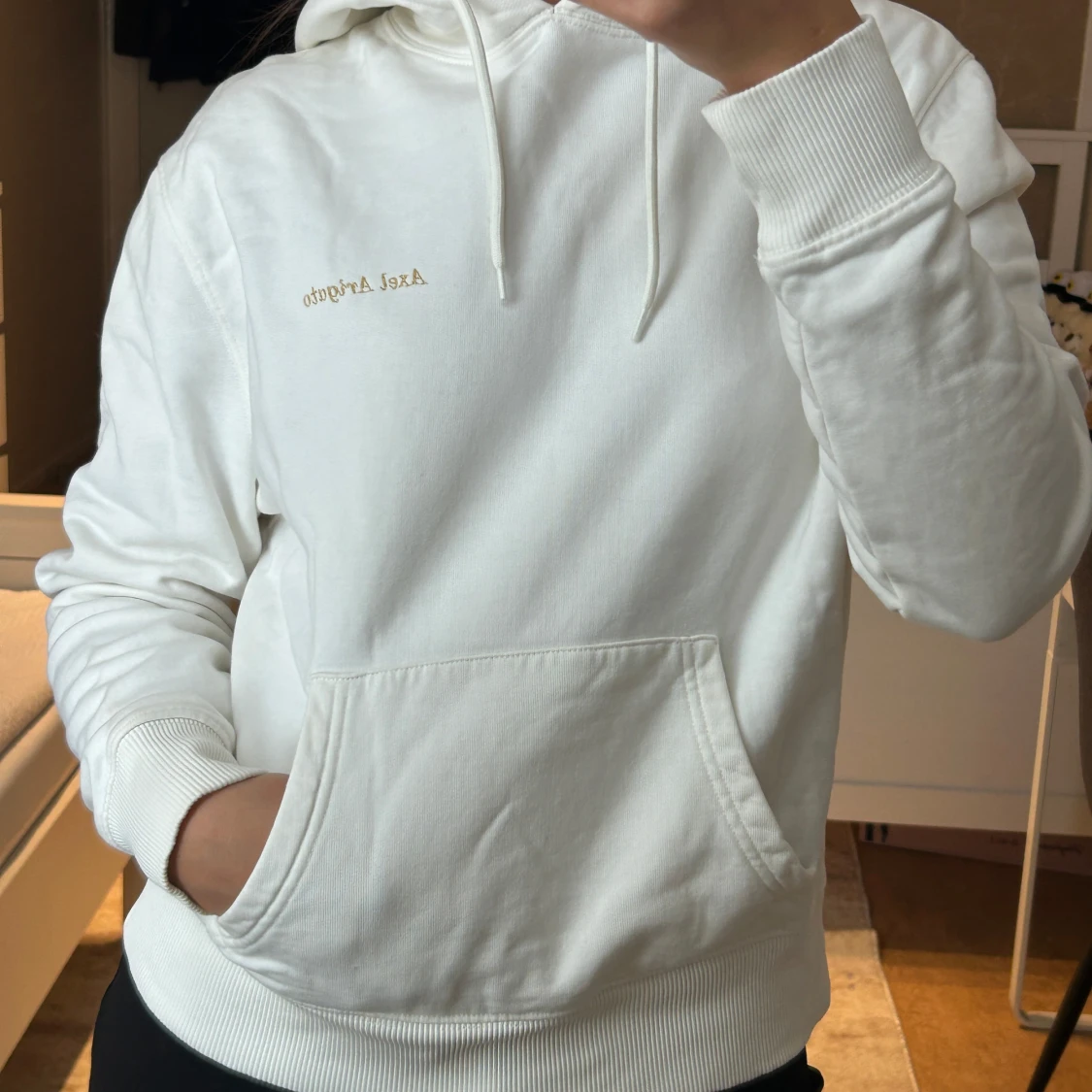 Vit hoodie från Axel Arigato - 1