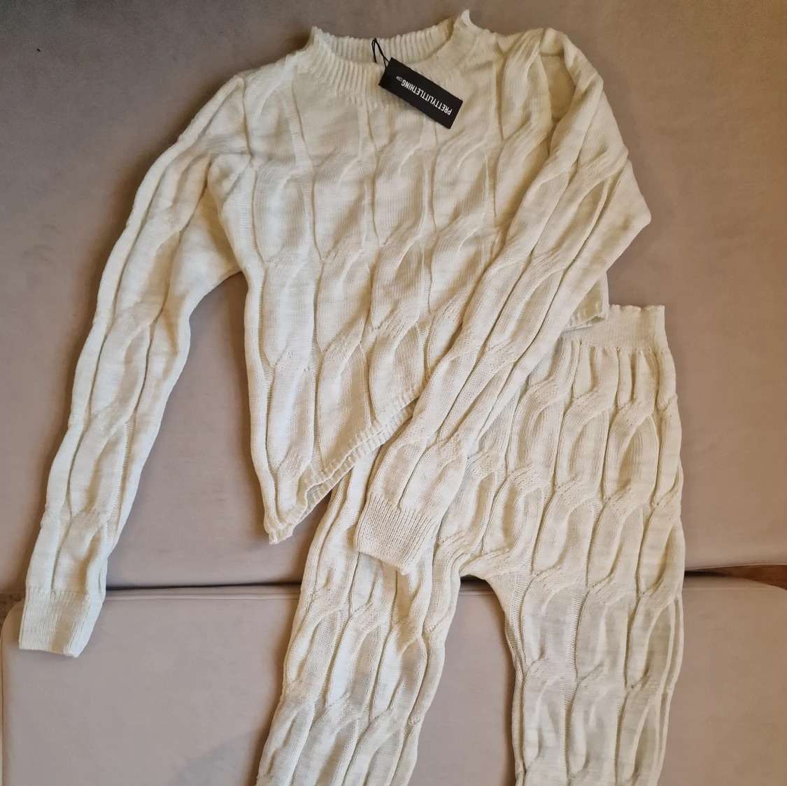 Stickad set med tröja & byxor - 3
