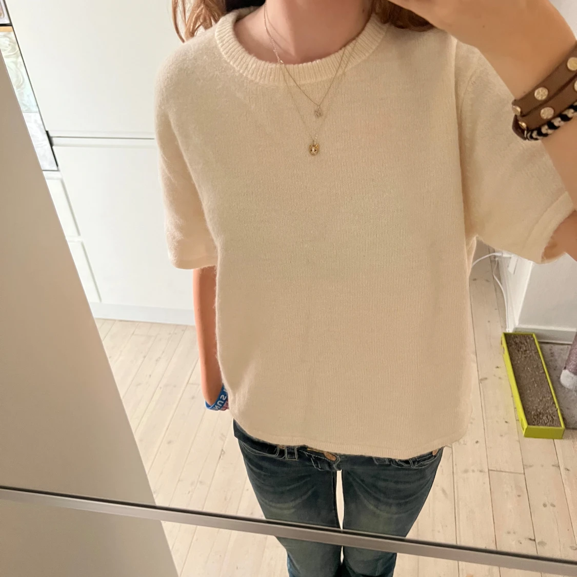 Vit stickad kortärmad tröja - 1