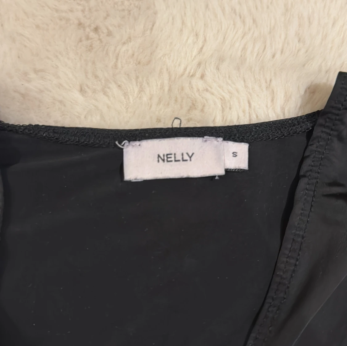 Svart topp från Nelly - 4