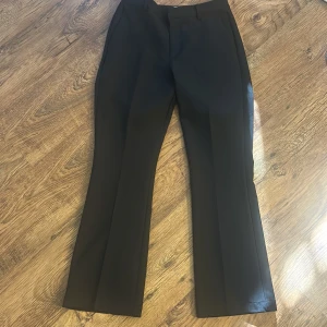 Kostymbyxor - Vilma petite stl m passar även s. Använd 1 gång