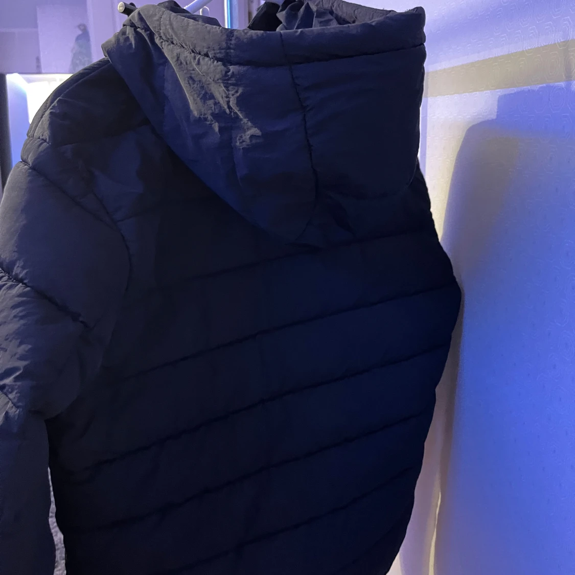 Svart pufferjacka från Lyle & Scott - 1