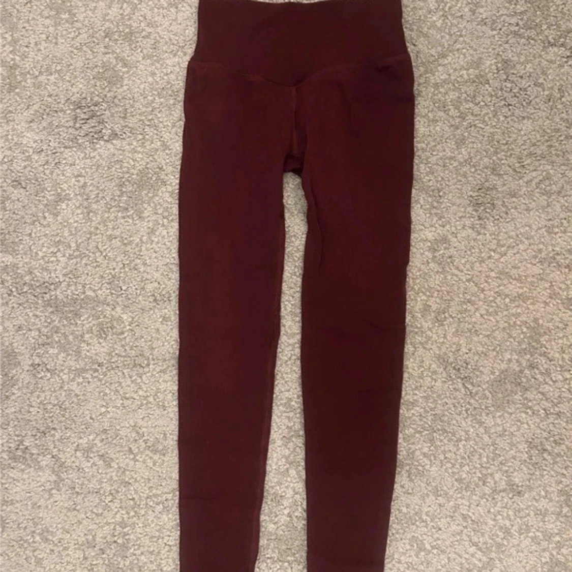 Vinröda leggings från Newbody - 1